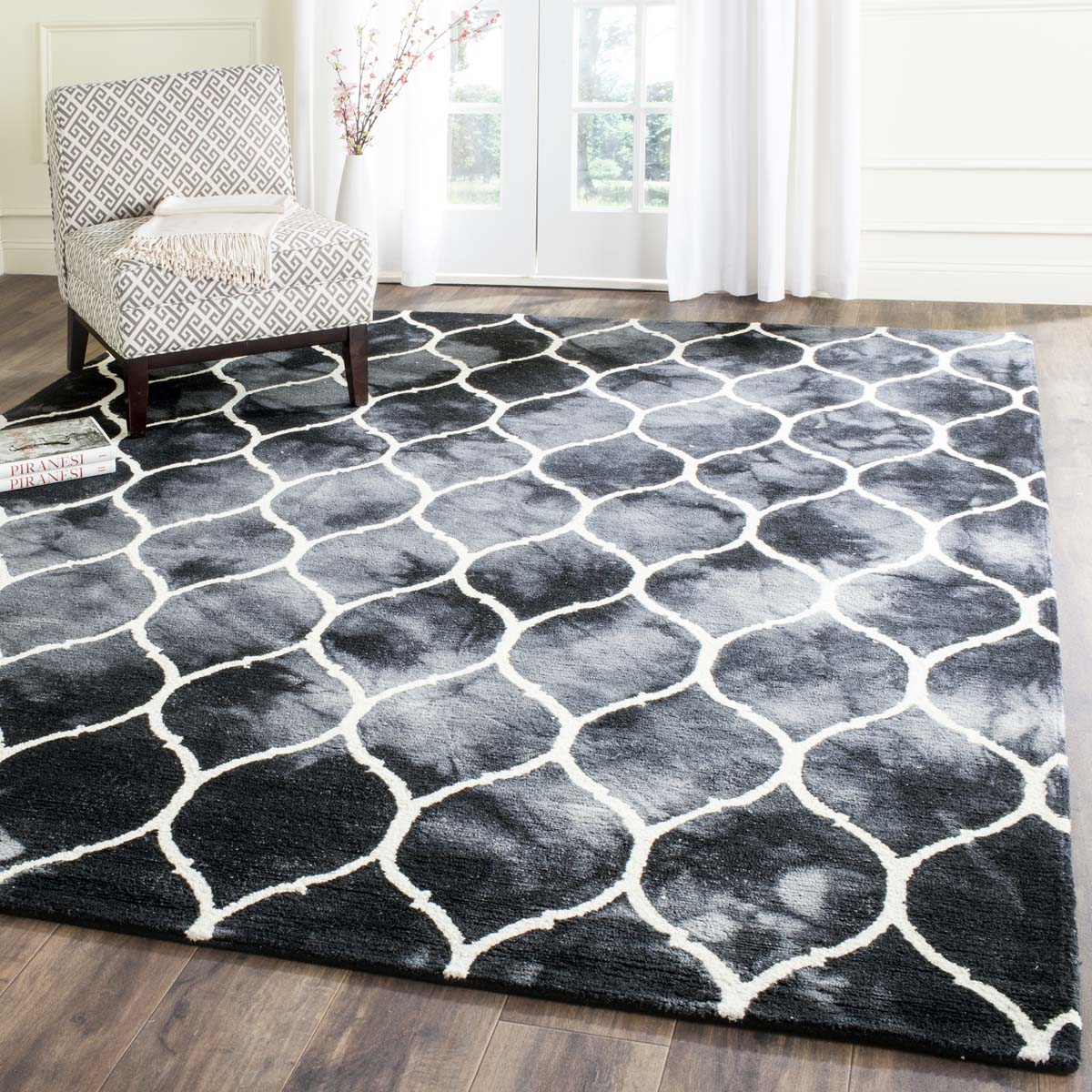 Safavieh Dip Dye 685 Rug, DDY685 - Graphite / Ivory