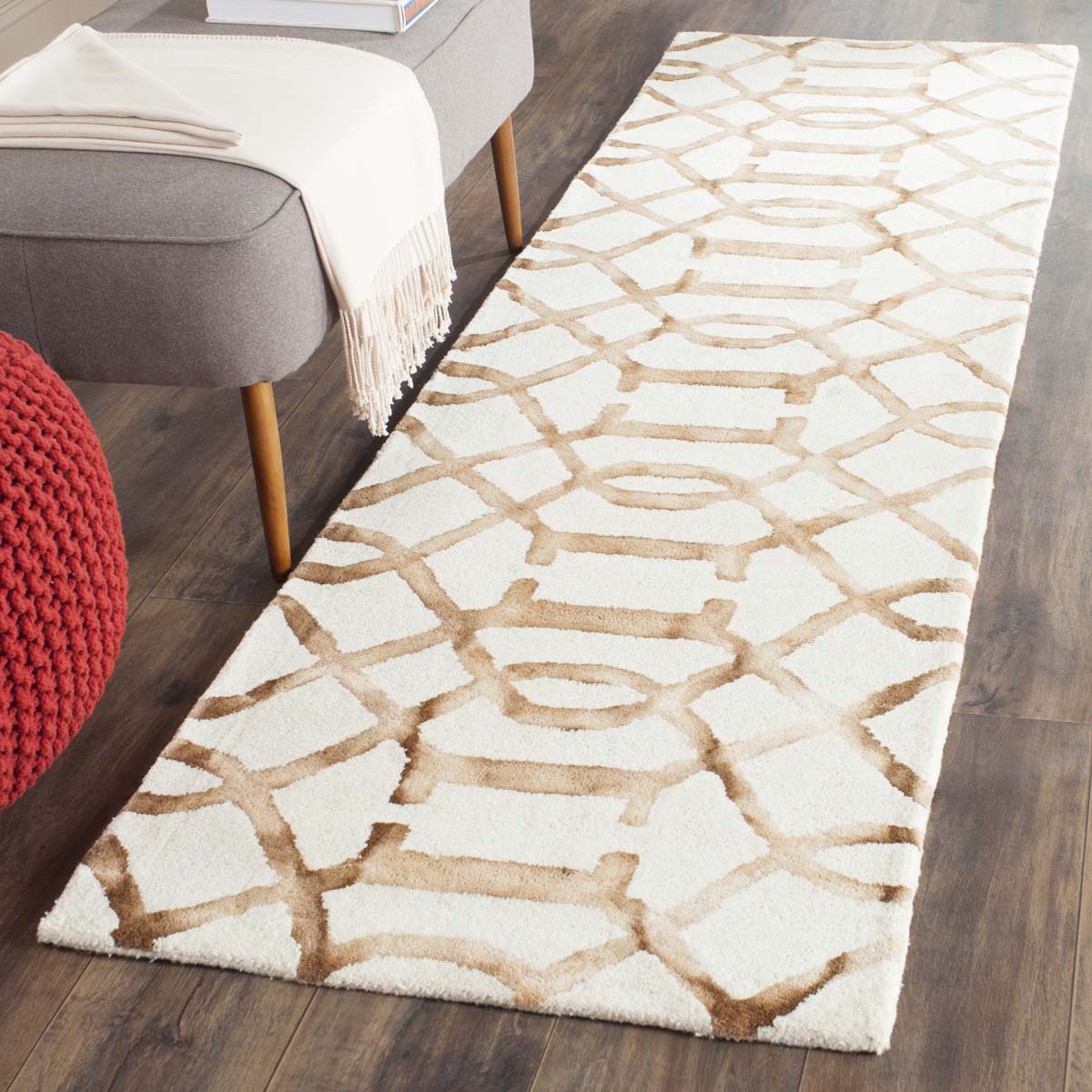 Safavieh Dip Dye 712 Rug, DDY712 - Ivory / Camel