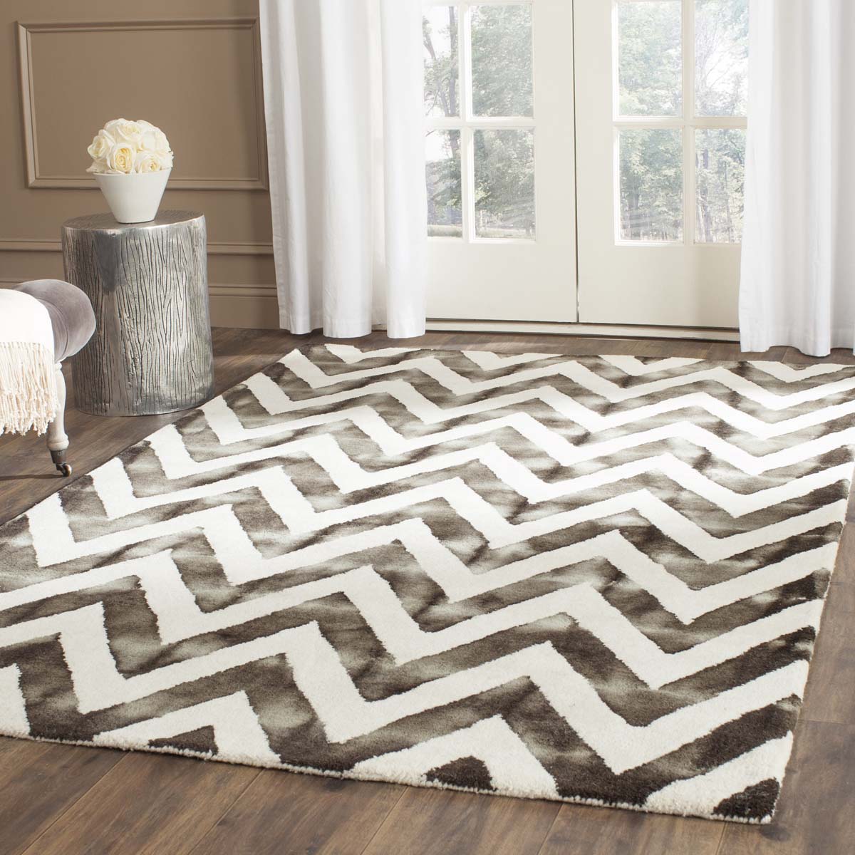 Safavieh Dip Dye 715 Rug, DDY715 - Ivory / Charcoal