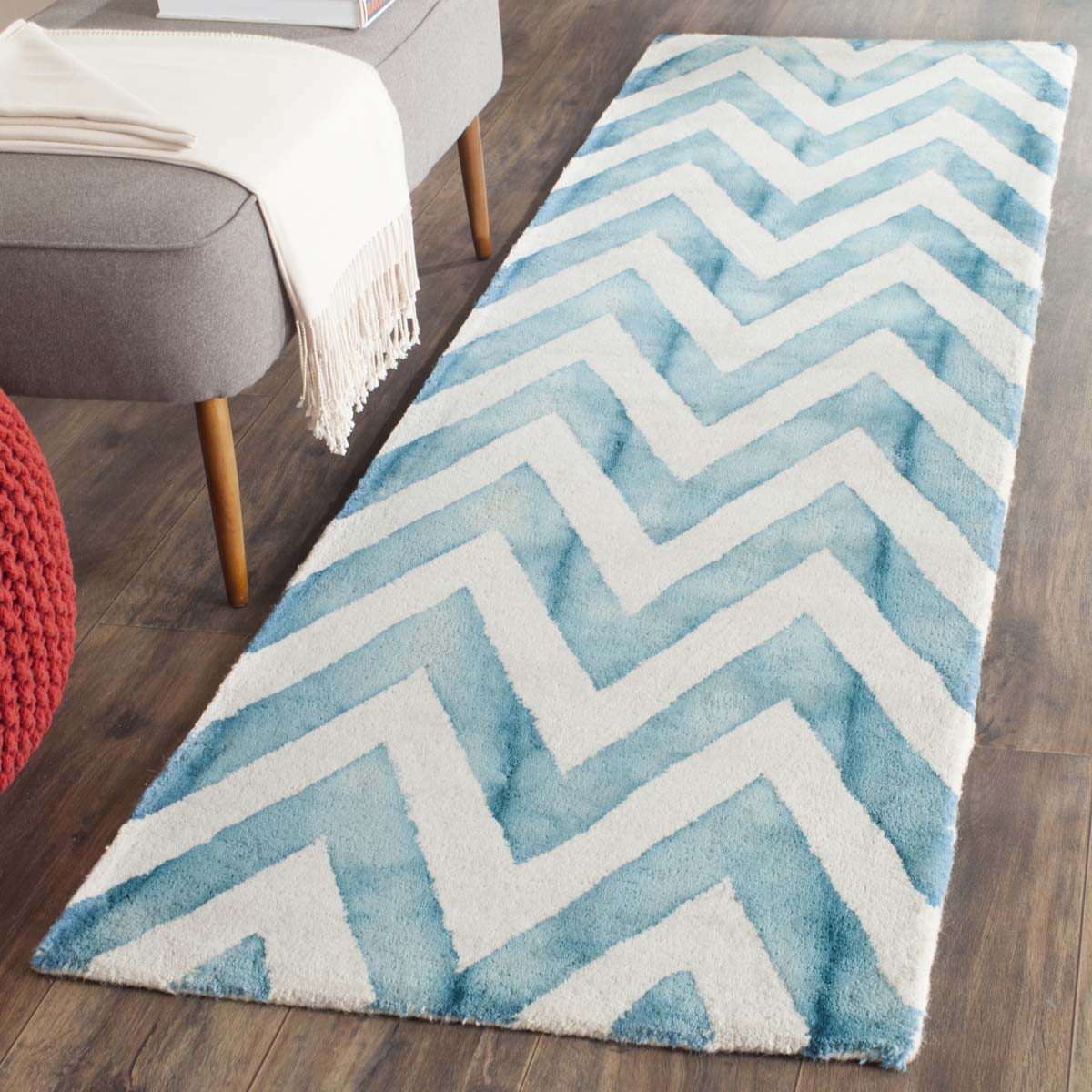 Safavieh Dip Dye 715 Rug, DDY715 - Ivory / Turquoise