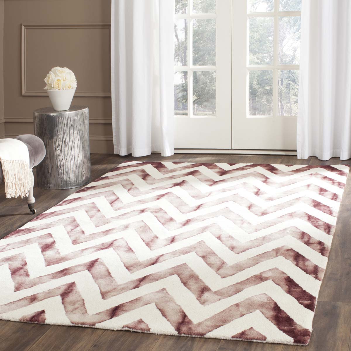 Safavieh Dip Dye 715 Rug, DDY715 - Ivory / Maroon