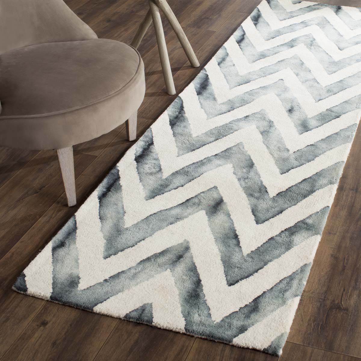 Safavieh Dip Dye 715 Rug, DDY715 - Ivory / Grey