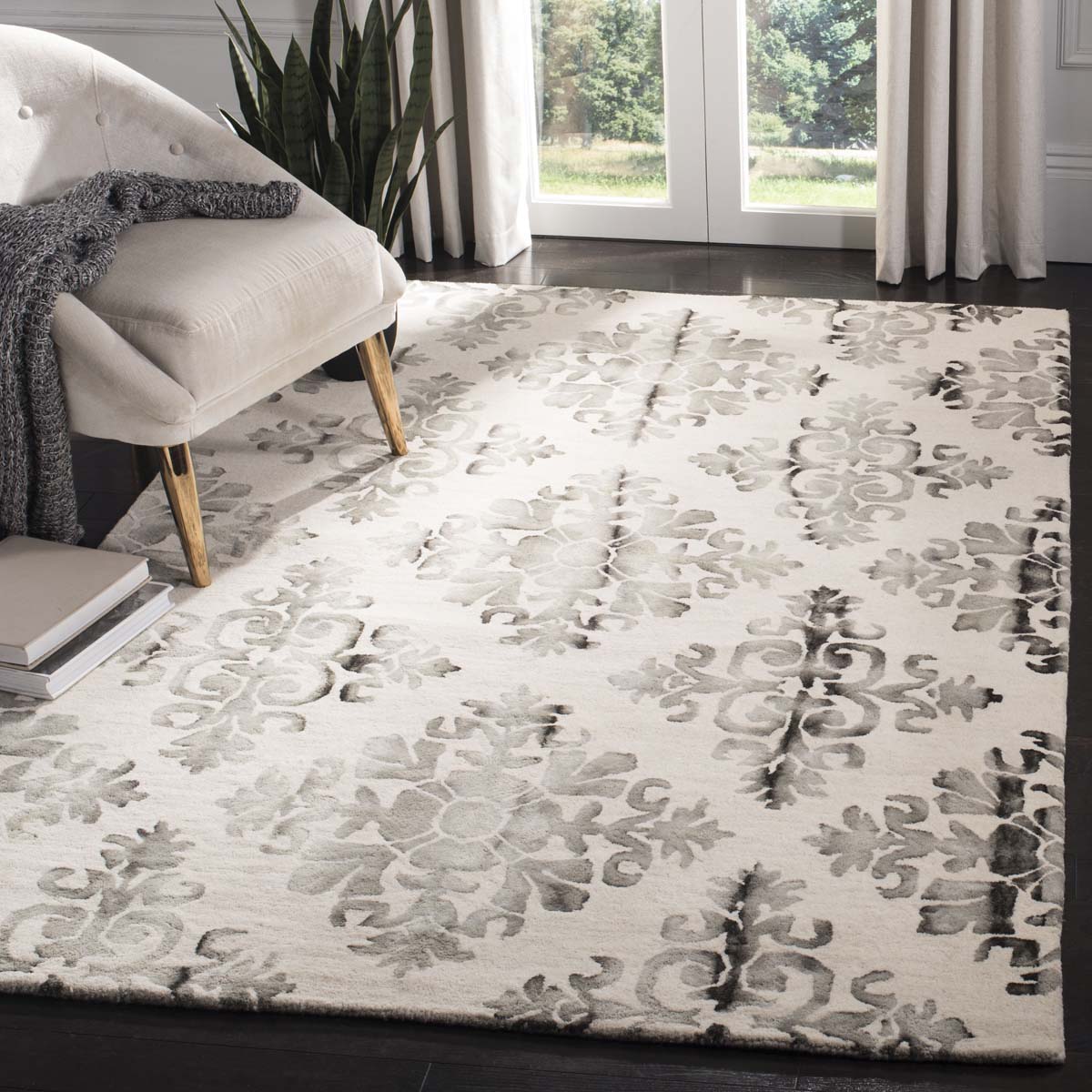 Safavieh Dip Dye 720 Rug, DDY720 - Ivory / Charcoal