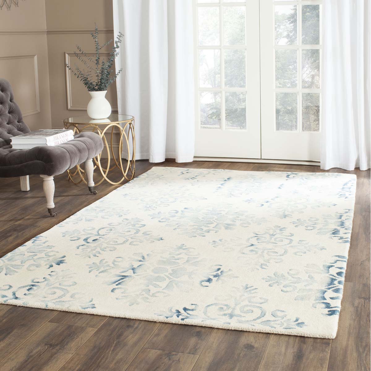 Safavieh Dip Dye 720 Rug, DDY720 - Ivory / Light Blue