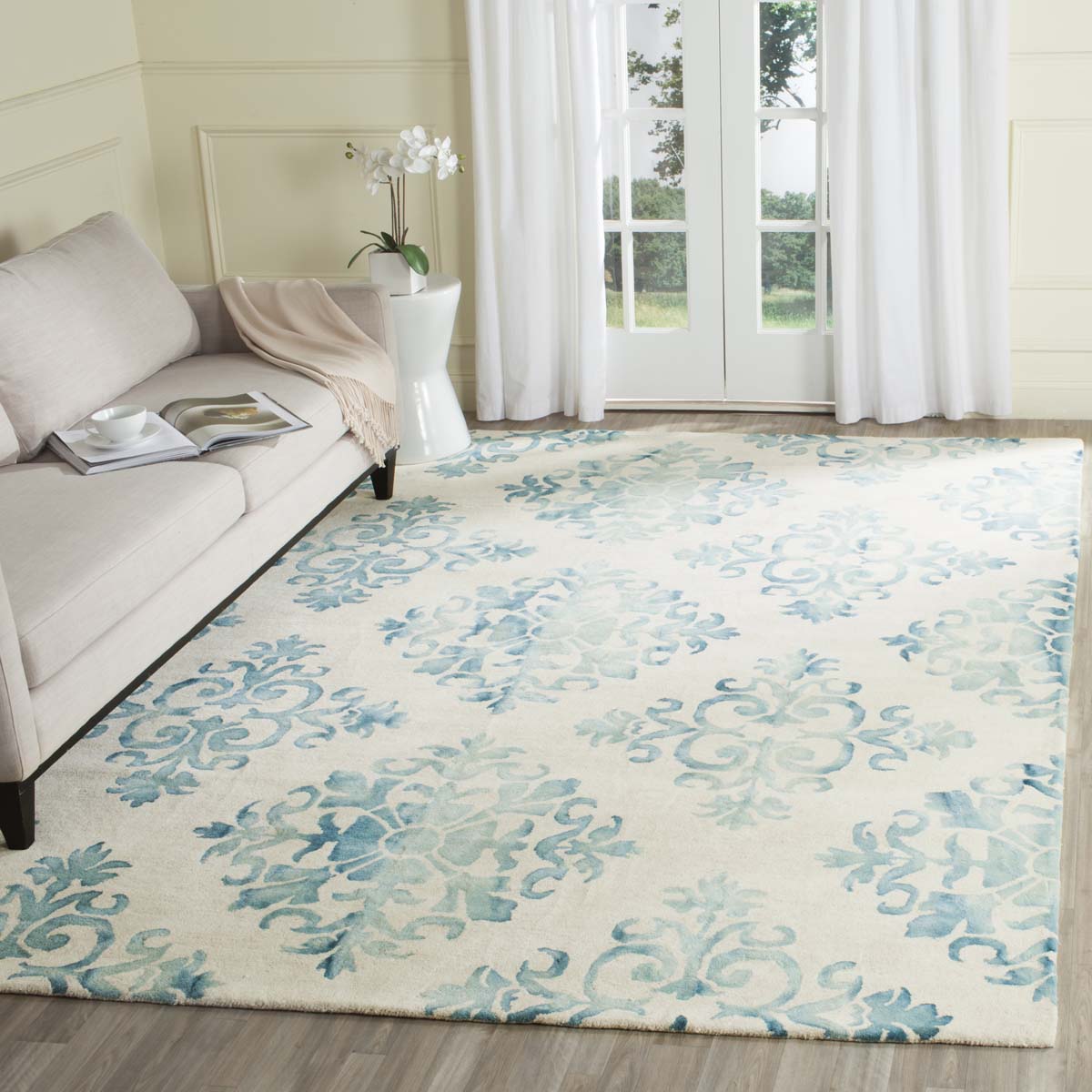 Safavieh Dip Dye 720 Rug, DDY720 - Ivory / Light Blue