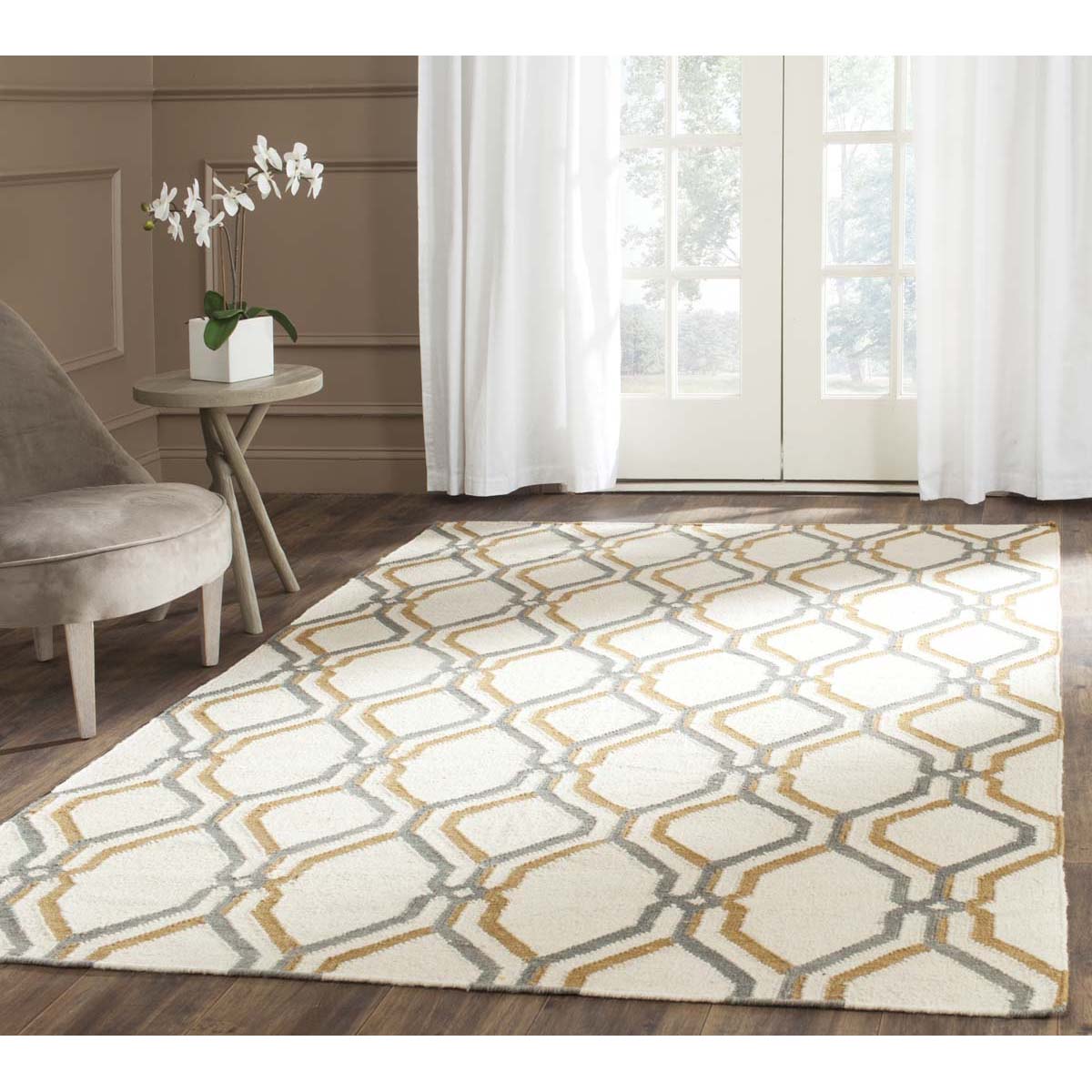 Safavieh Dhurries 104 Rug, DHU104 - Ivory / Black