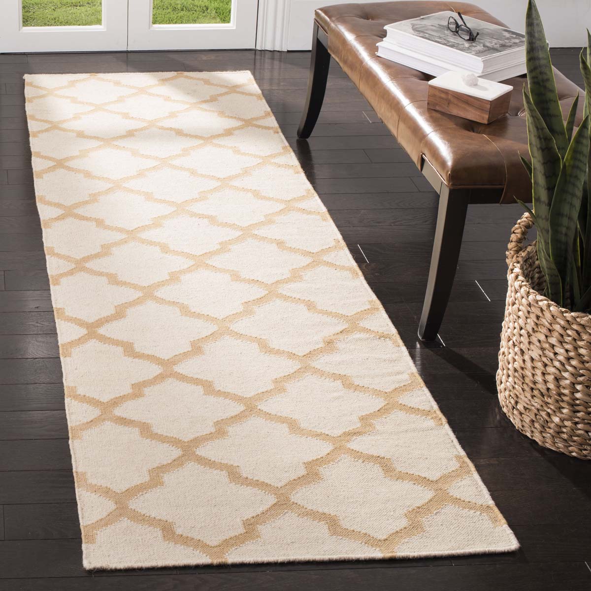 Safavieh Dhurries 117 Rug, DHU117 - Ivory / Gold