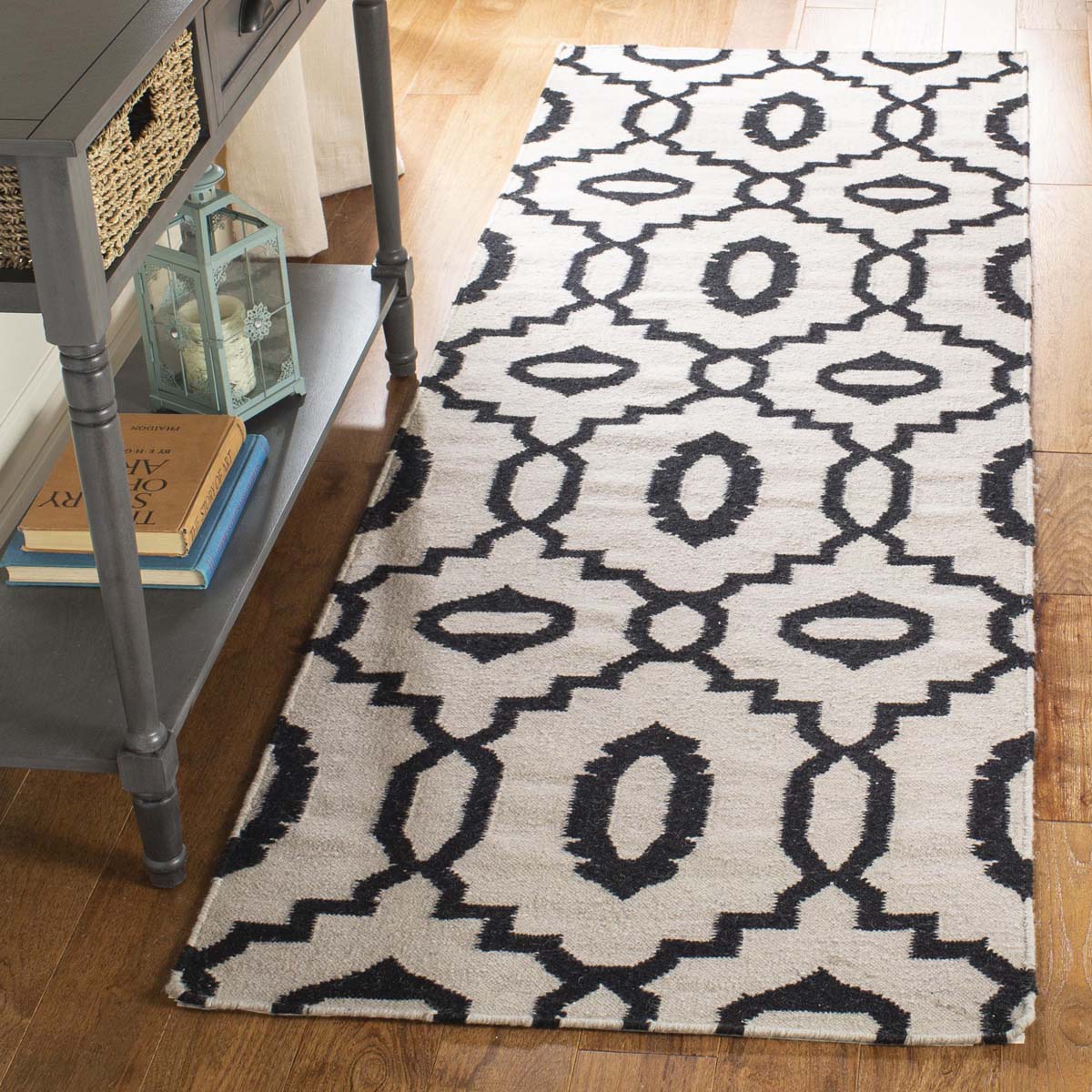 Safavieh Dhurries 205 Rug, DHU205 - Ivory / Black