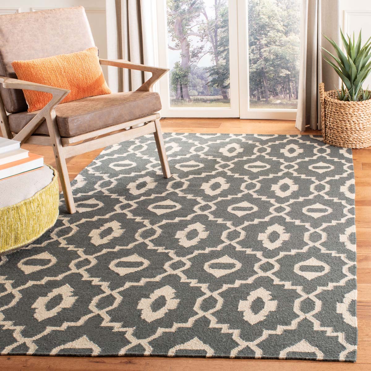 Safavieh Dhurries 205 Rug, DHU205 - Charcoal / Ivory