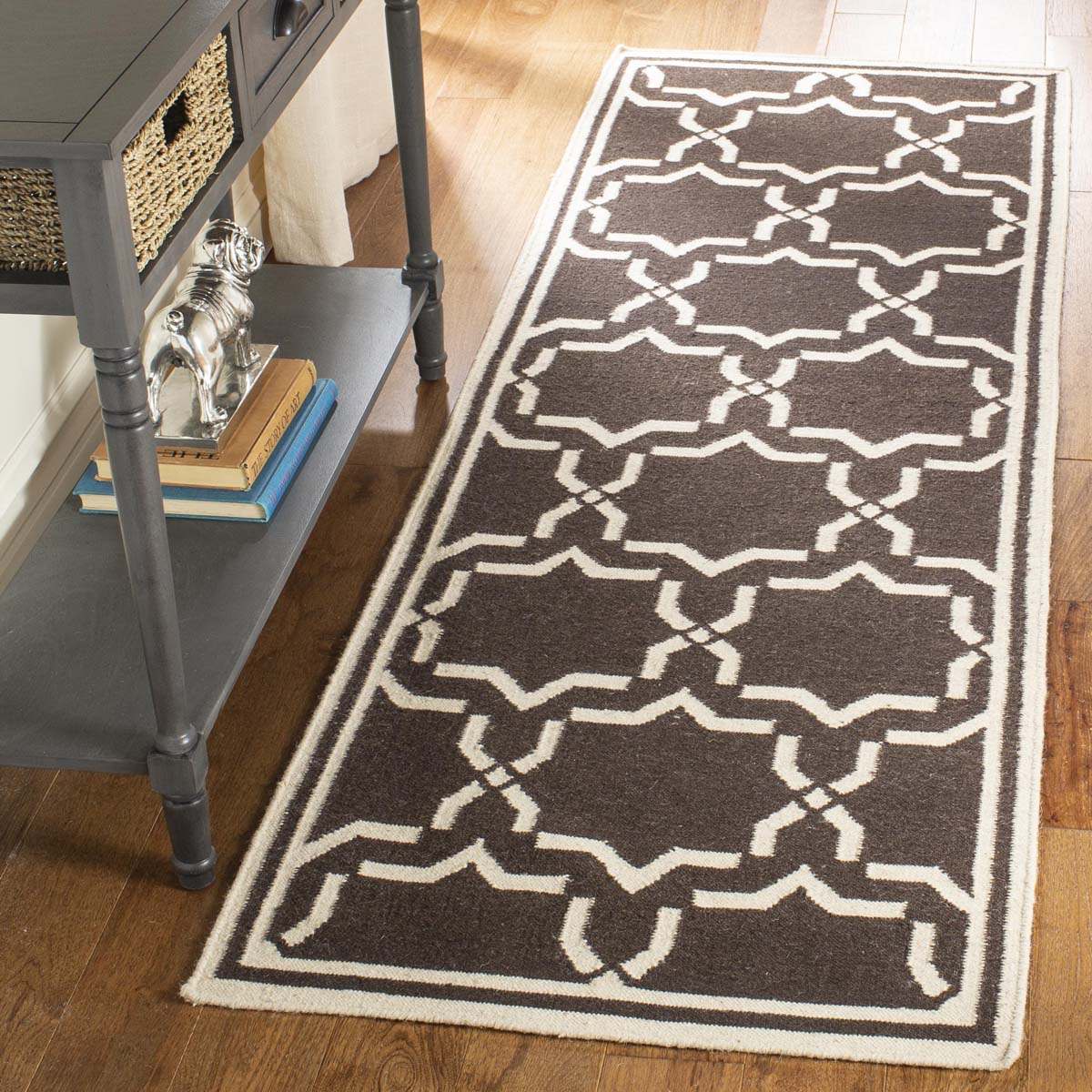 Safavieh Dhurries 545 Rug, DHU545 - Chocolate / Ivory