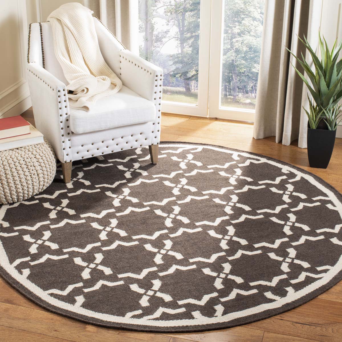 Safavieh Dhurries 545 Rug, DHU545 - Chocolate / Ivory