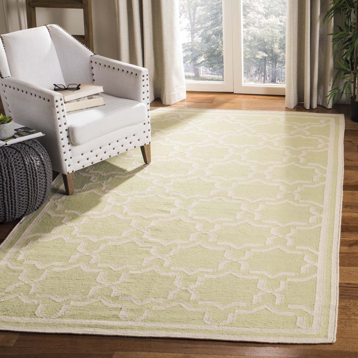 Safavieh Dhurries 545 Rug, DHU545 - Light Green / Ivory