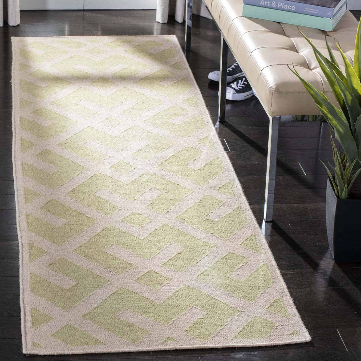 Safavieh Dhurries 552 Rug, DHU552 - Light Green / Ivory