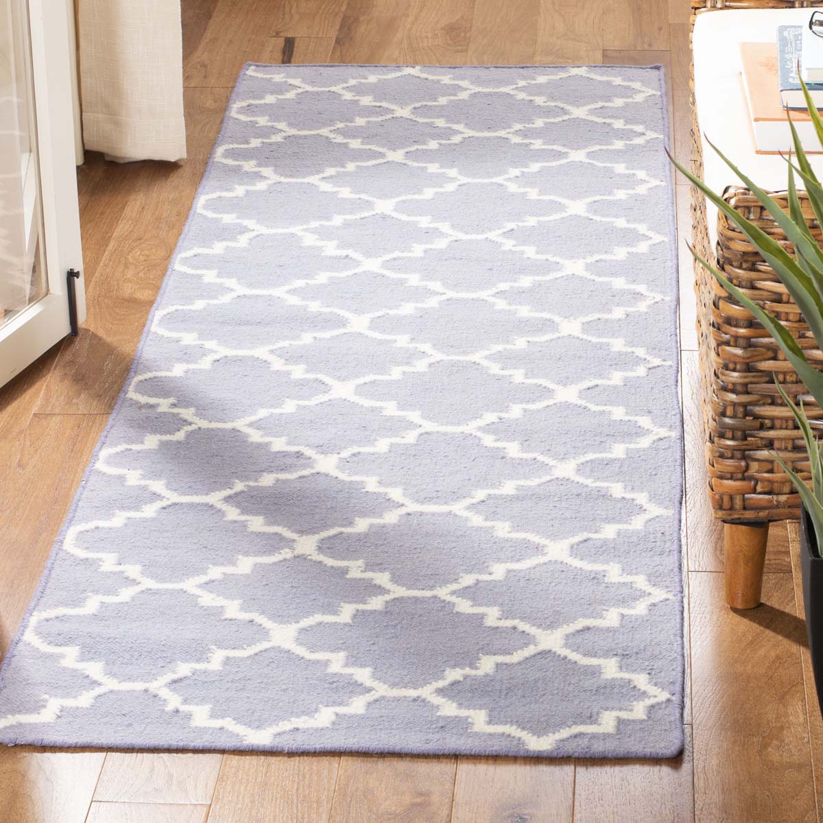 Safavieh Dhurries 554 Rug, DHU554 - Purple / Ivory