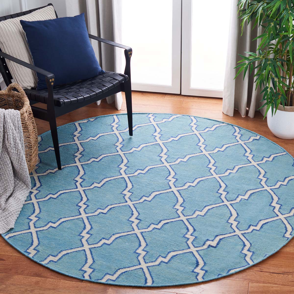 Safavieh Dhurries 564 Rug, DHU564 - Light Blue / Ivory