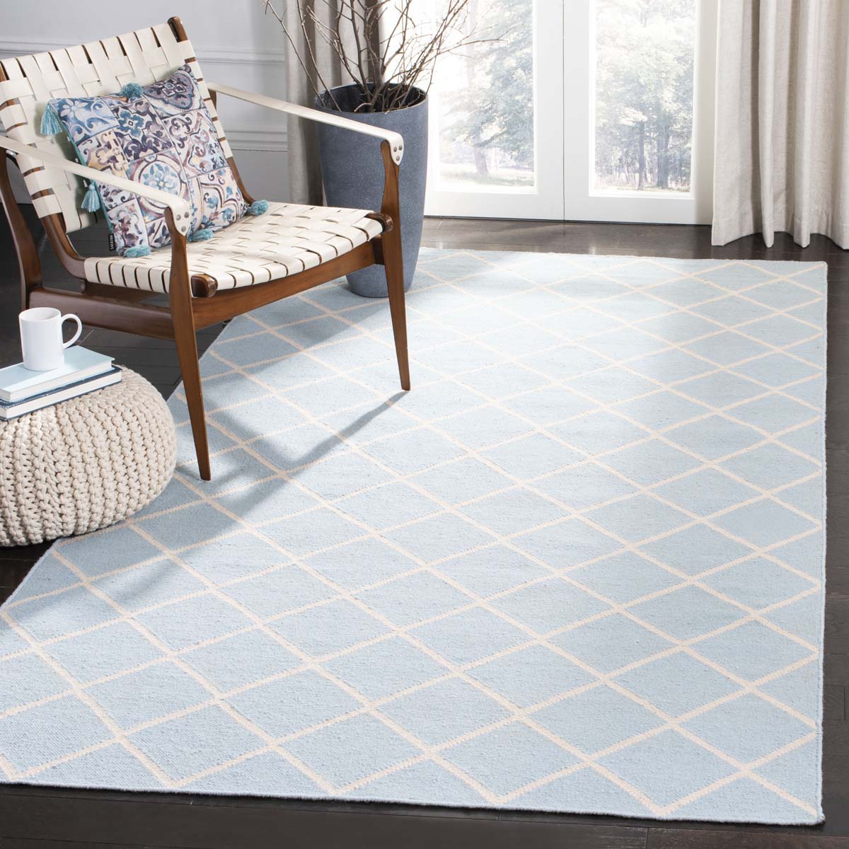 Safavieh Dhurries 565 Rug, DHU565 - Light Blue / Ivory