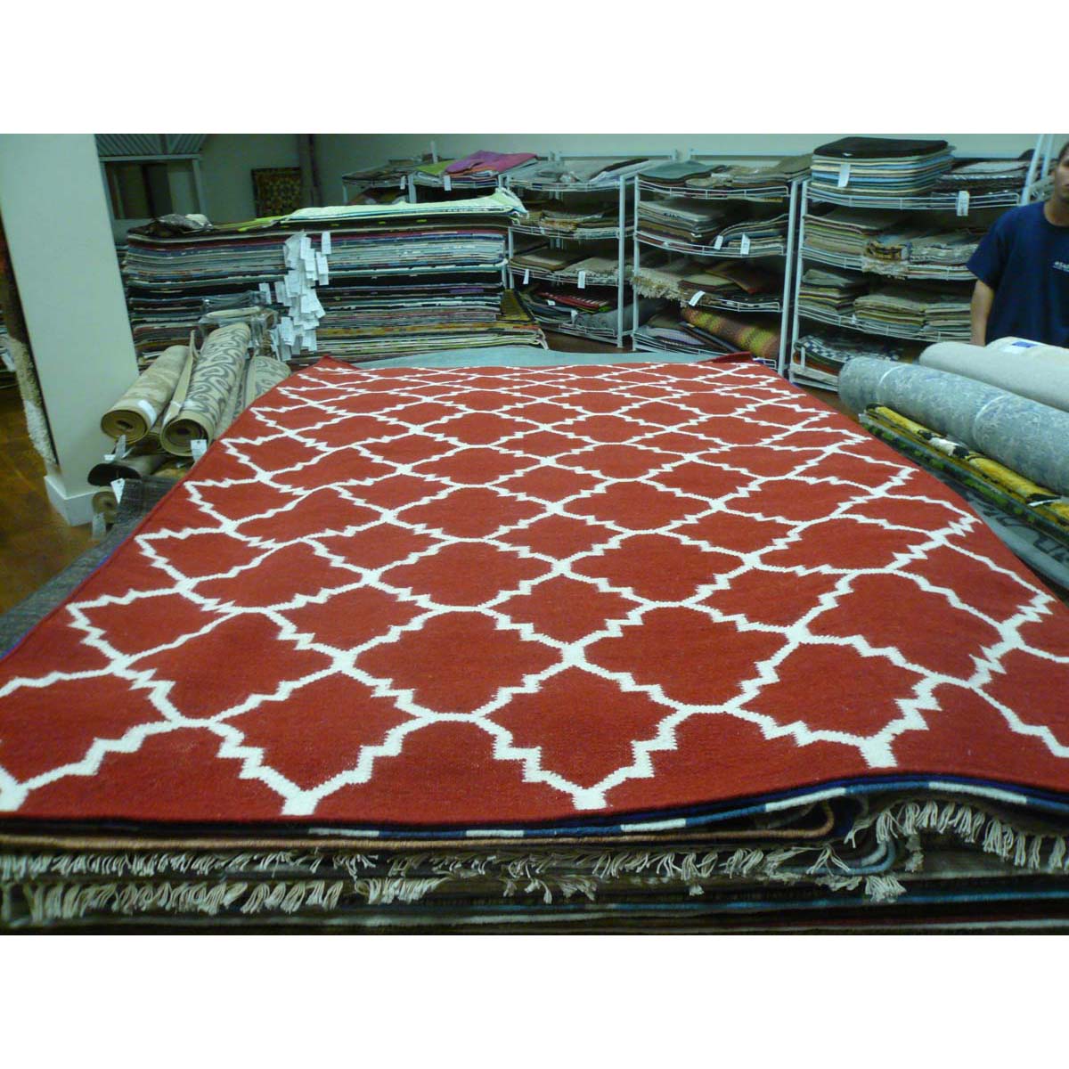 Safavieh Dhurries 566 Rug, DHU566 - Red / Ivory