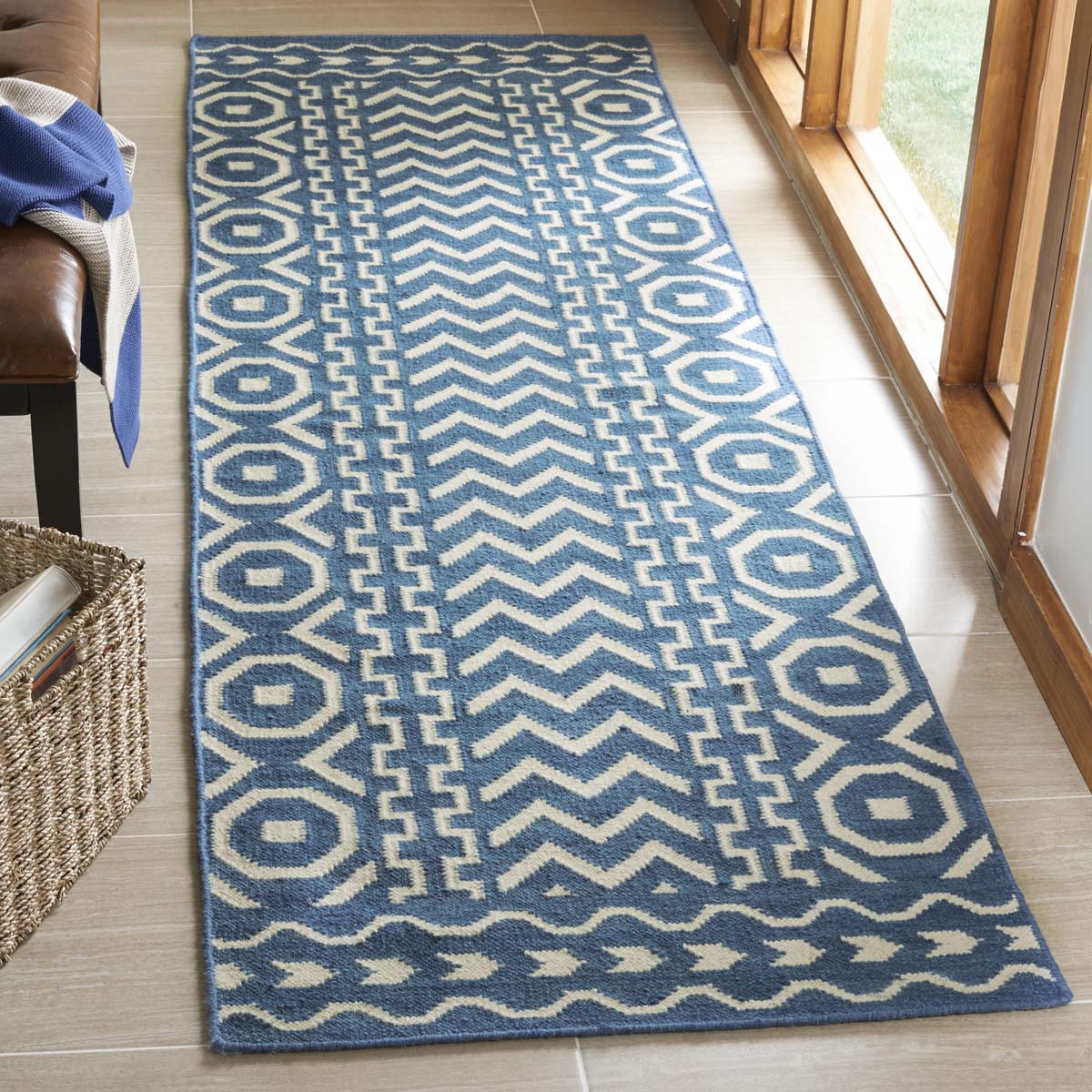 Safavieh Dhurries 572 Rug, DHU572 - Dark Blue / Ivory