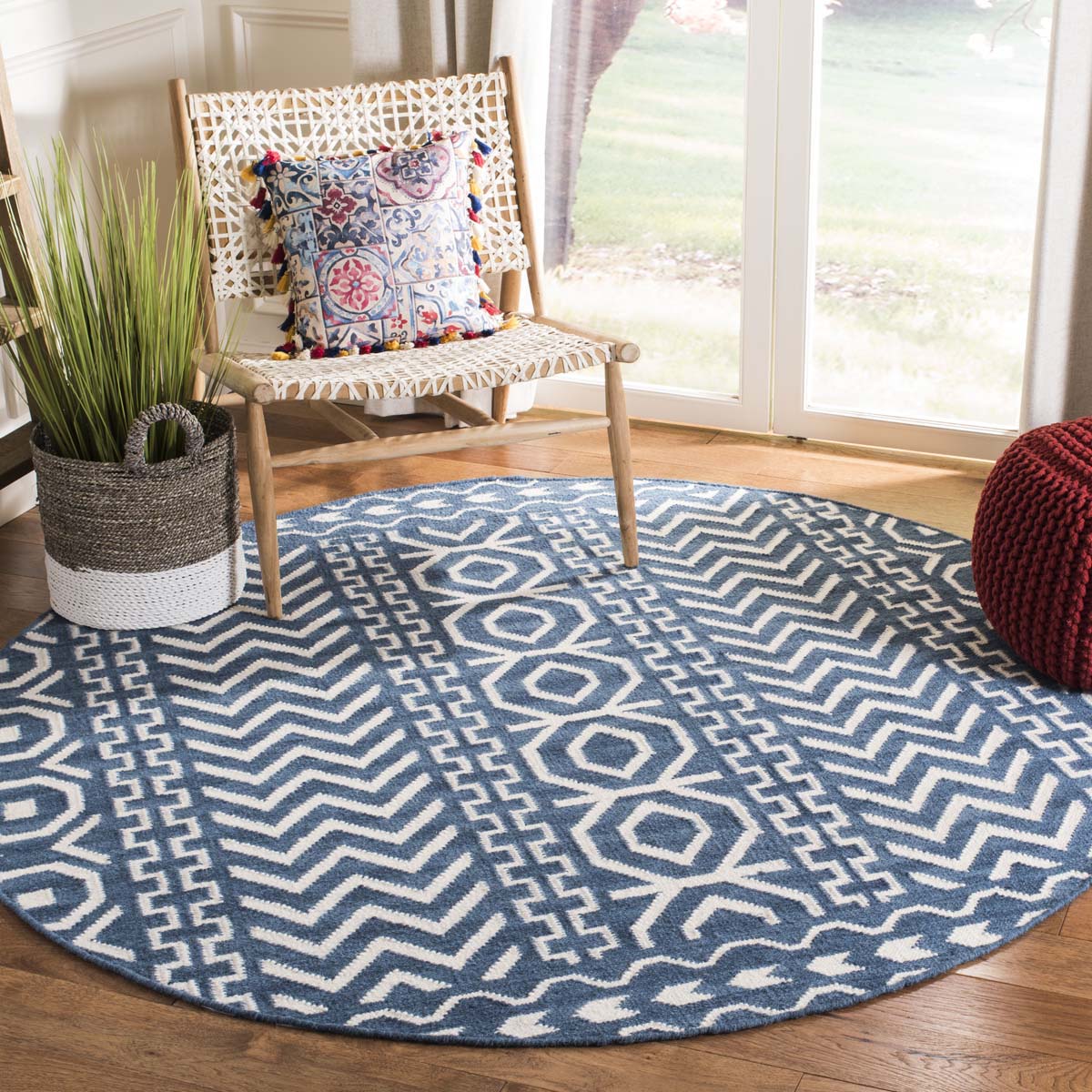 Safavieh Dhurries 572 Rug, DHU572 - Dark Blue / Ivory