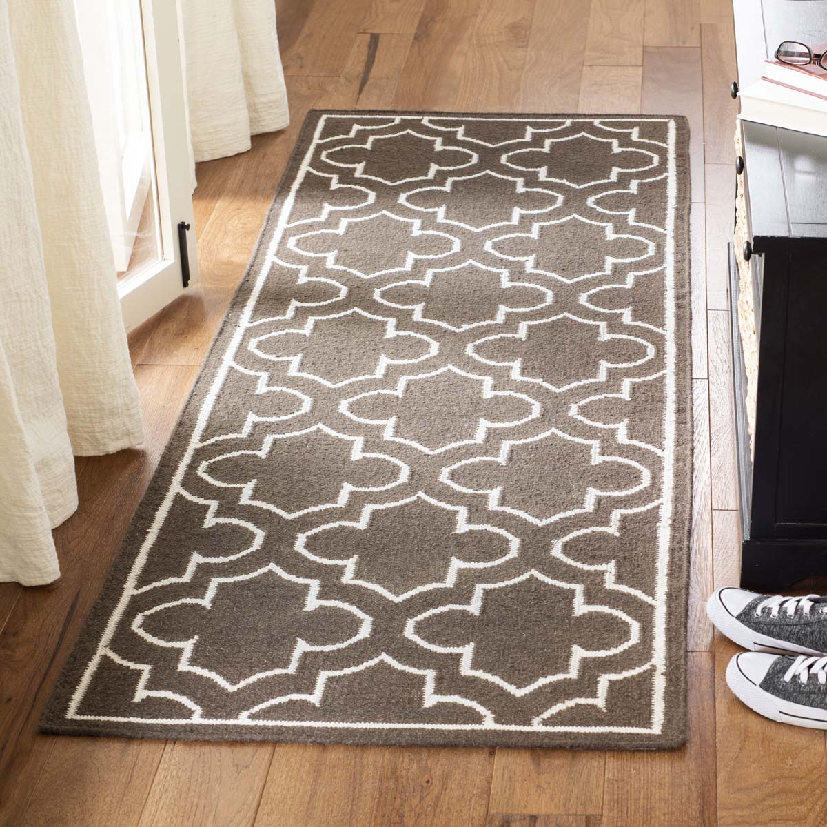 Safavieh Dhurries 625 Rug, DHU625 - Brown / Ivory