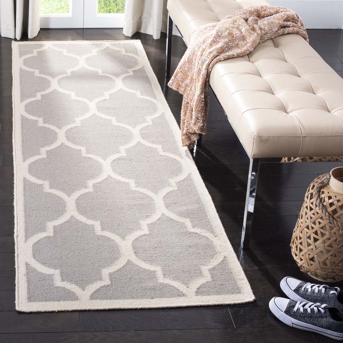 Safavieh Dhurries 632 Rug, DHU632 - Dark Grey / Ivory