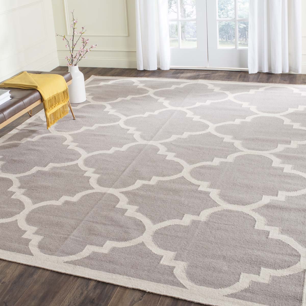 Safavieh Dhurries 633 Rug, DHU633 - Dark Grey / Ivory