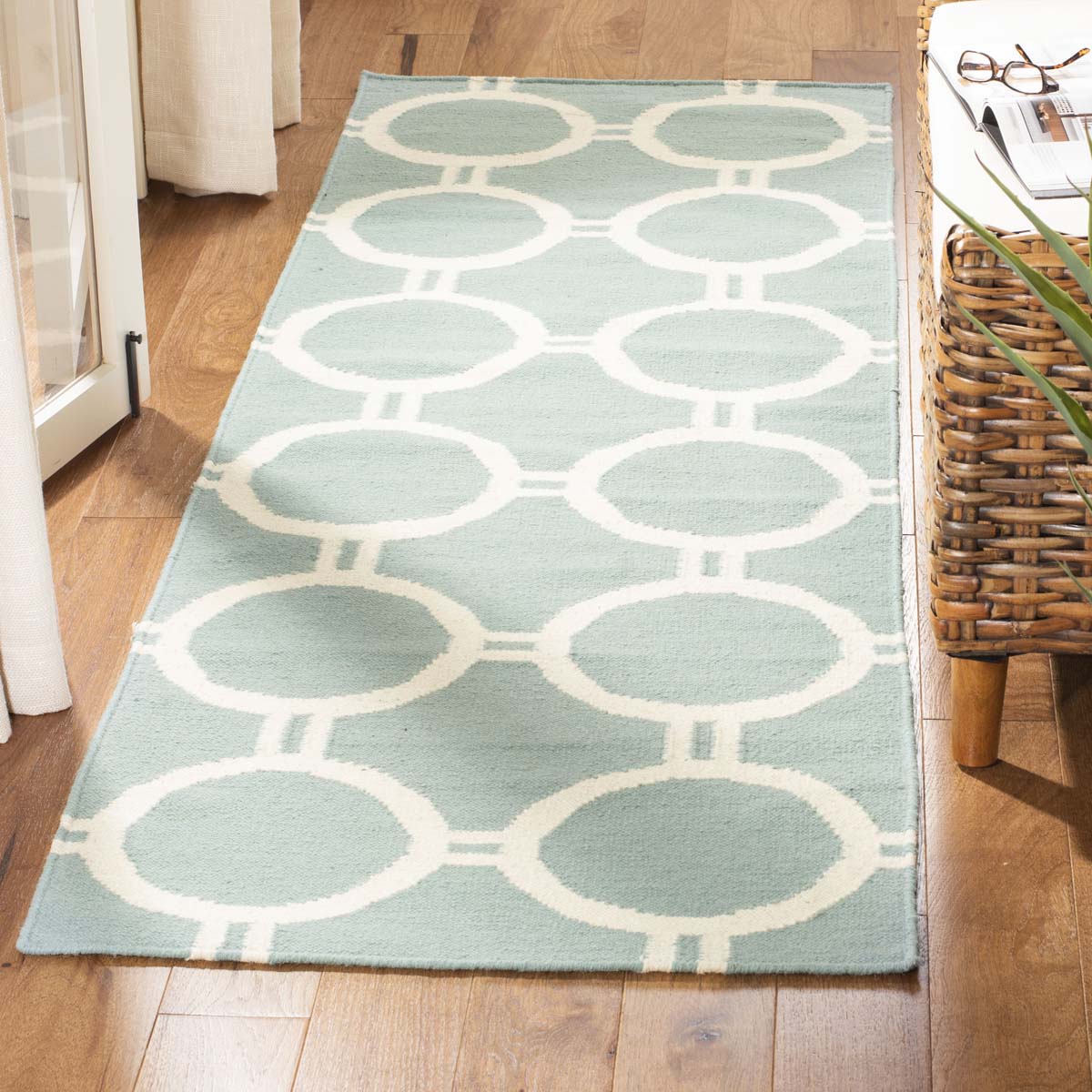 Safavieh Dhurries 636 Rug, DHU636 - Light Blue / Ivory