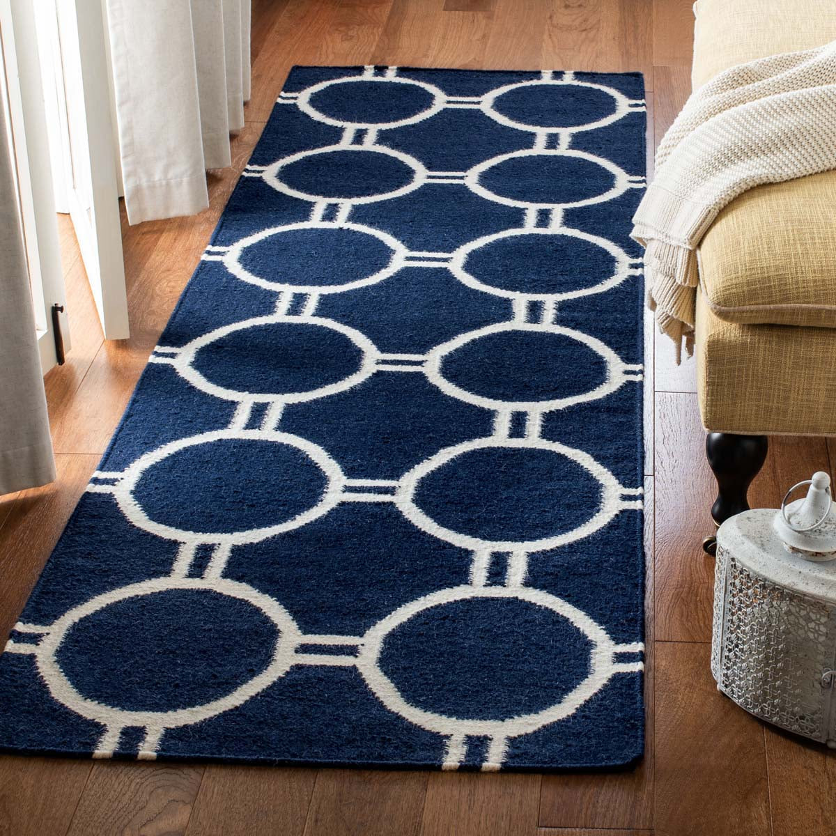 Safavieh Dhurries 636 Rug, DHU636 - Navy / Ivory