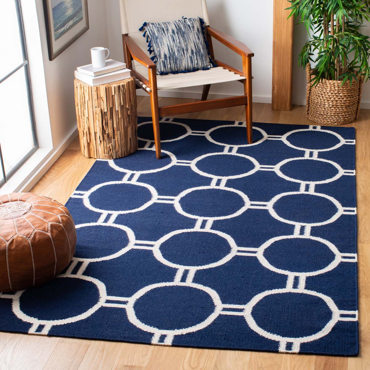 Safavieh Dhurries 636 Rug, DHU636 - Navy / Ivory