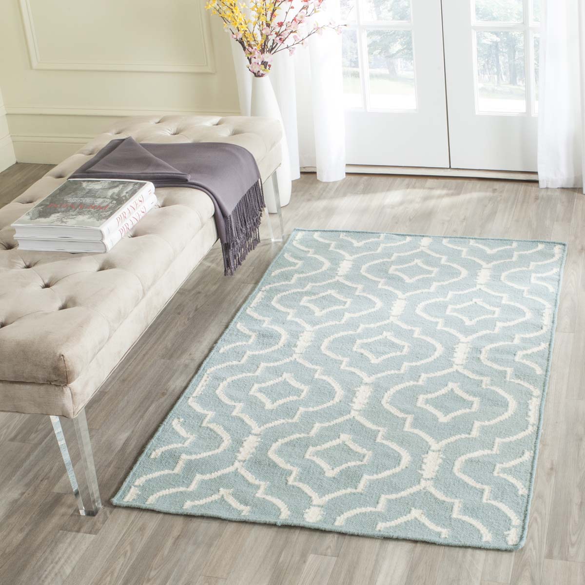 Safavieh Dhurries 637 Rug, DHU637 - Light Blue / Ivory