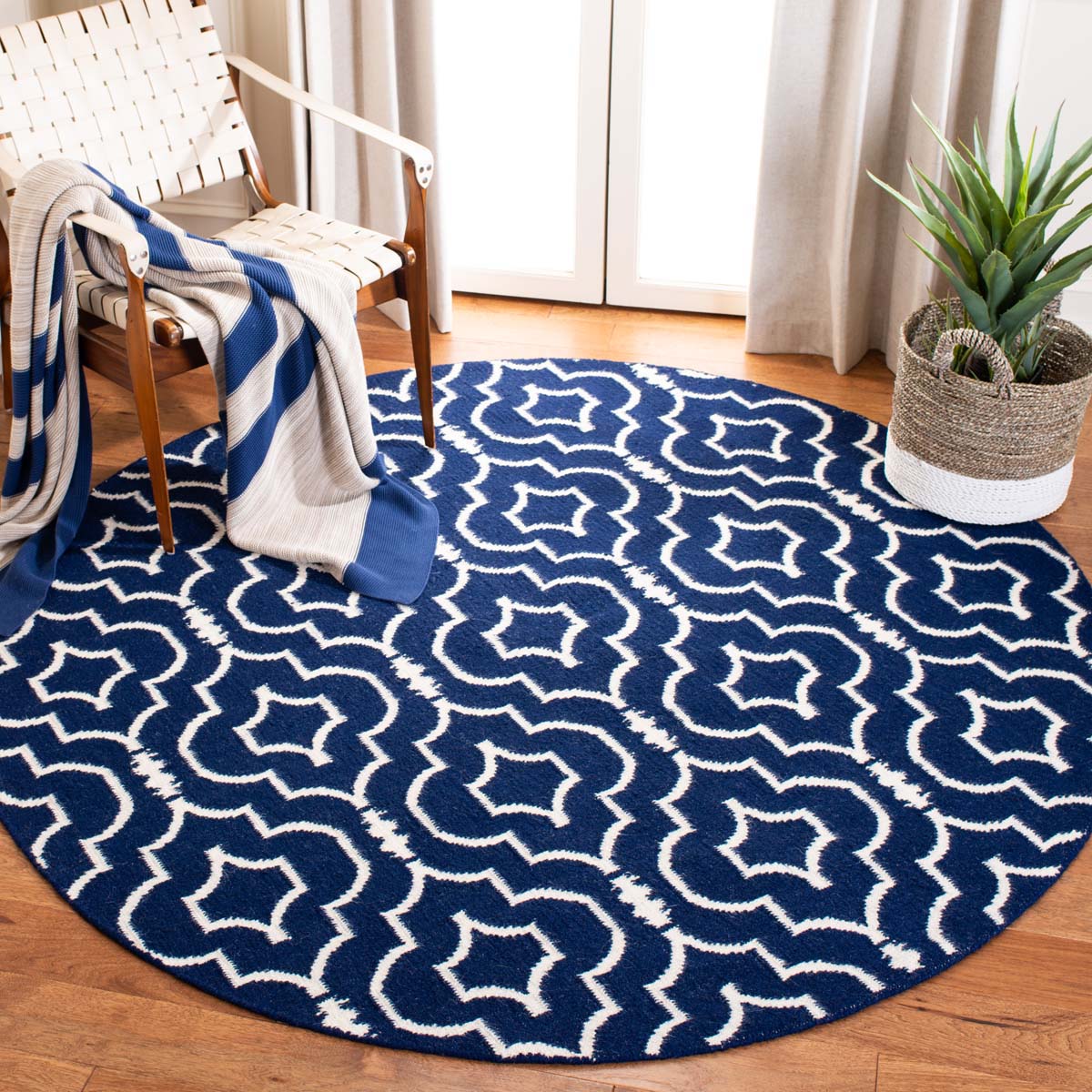 Safavieh Dhurries 637 Rug, DHU637 - Navy / Ivory