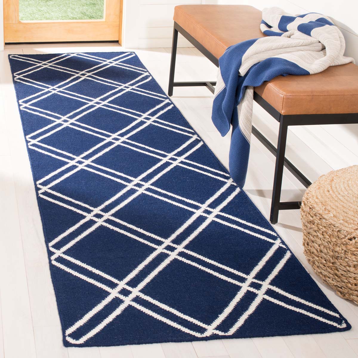 Safavieh Dhurries 638 Rug, DHU638 - Navy / Ivory