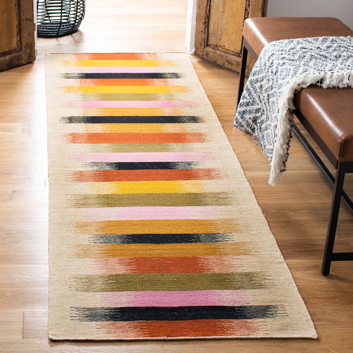 Safavieh Dhurries 642 Rug, DHU642 - Beige / Multi