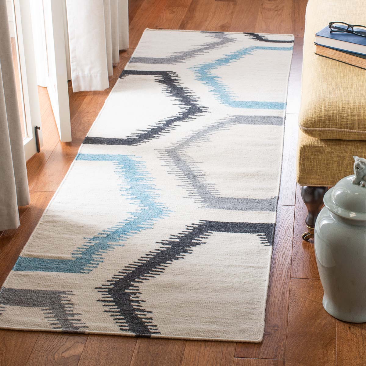 Safavieh Dhurries 655 Rug, DHU655 - Ivory / Multi