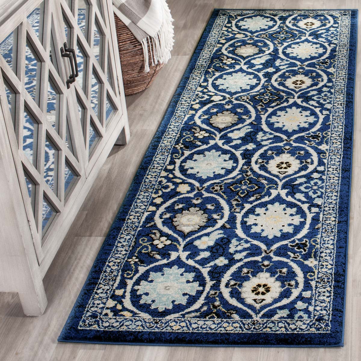 Safavieh Evoke 210 Rug, EVK210 - ROYAL / IVORY