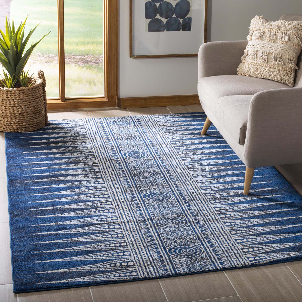 Safavieh Evoke 226 Rug, EVK226 - ROYAL / IVORY