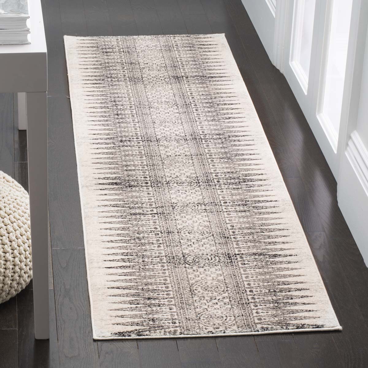 Safavieh Evoke 226 Rug, EVK226 - IVORY / GREY