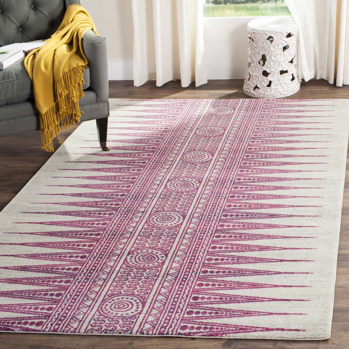 Safavieh Evoke 226 Rug, EVK226 - IVORY / FUCHSIA