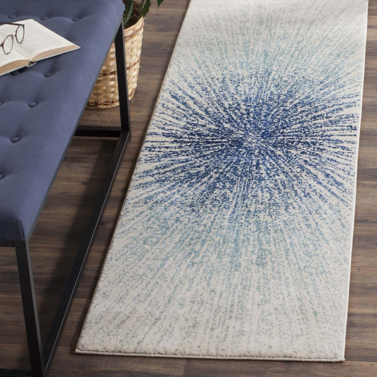 Safavieh Evoke 228 Rug, Blue, EVK228 - Royal / Ivory