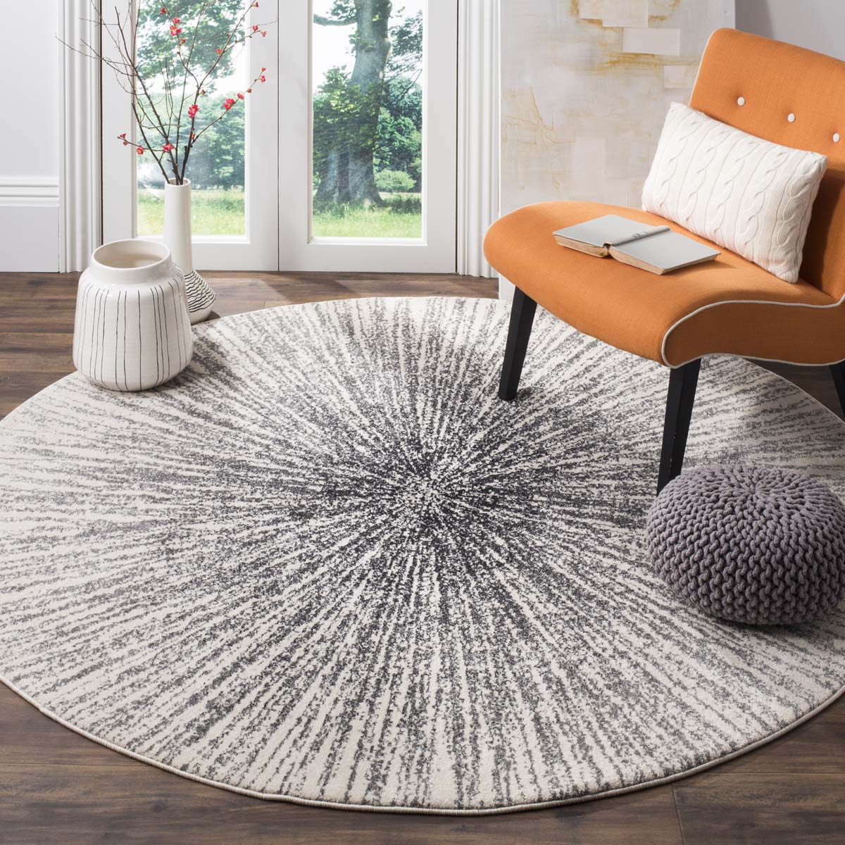 Safavieh Evoke 228 Rug, White, EVK228 - Black / Ivory