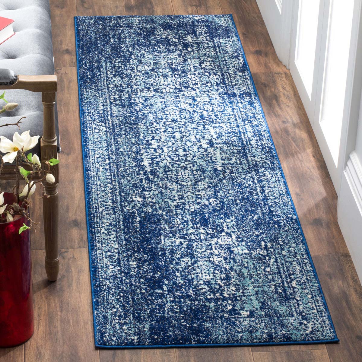 Safavieh Evoke 256 Rug, Blue, EVK256 - Navy / Ivory