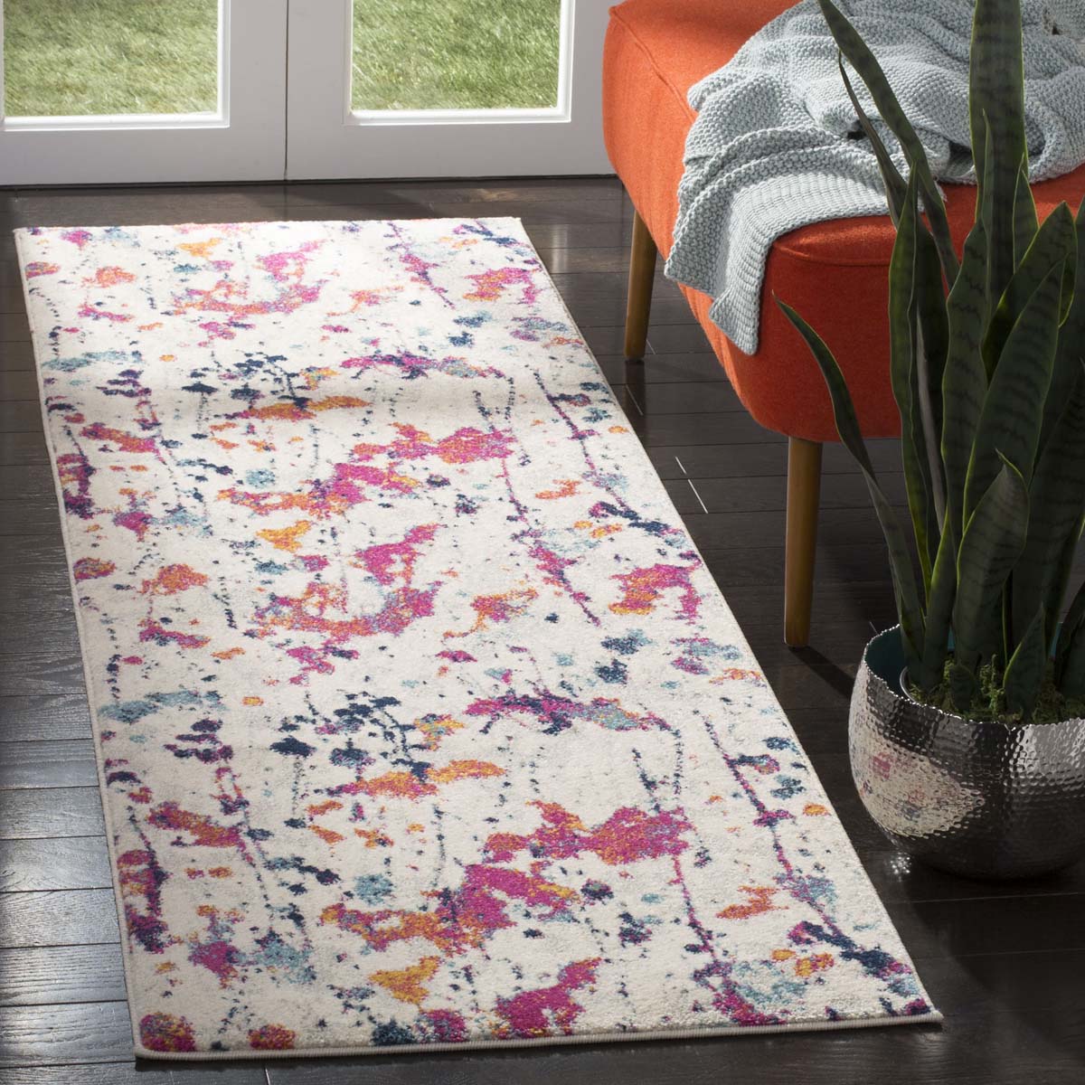 Safavieh Evoke 284 Rug, EVK284 - Ivory / Red