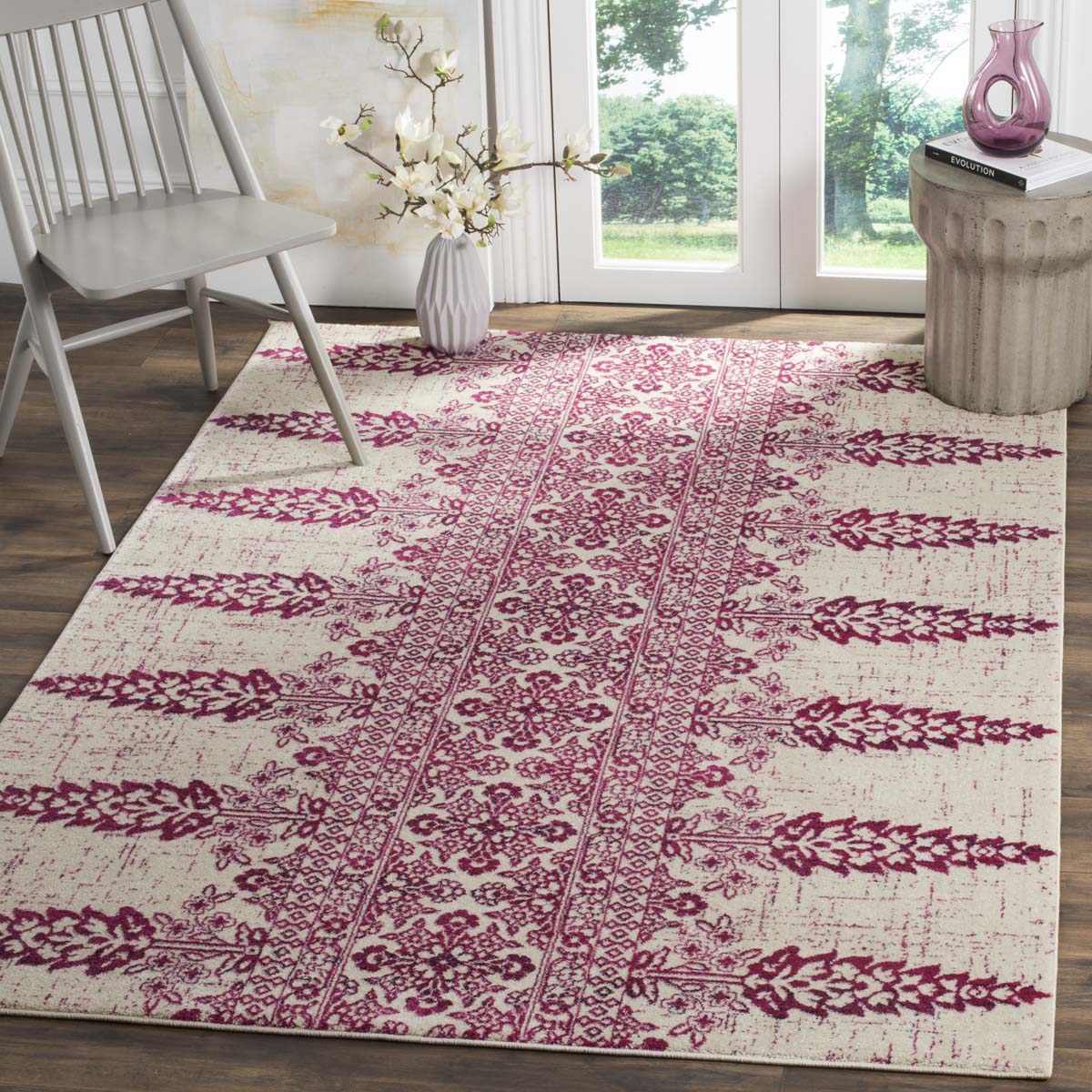 Safavieh Evoke 521 Rug, EVK521 - IVORY / FUCHSIA