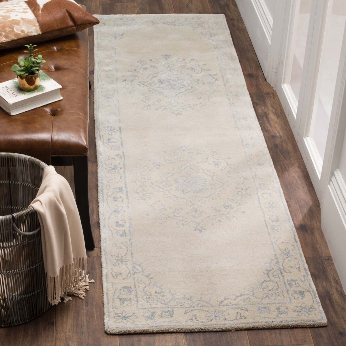 Safavieh Glamour 533 Rug, GLM533 - Light Grey