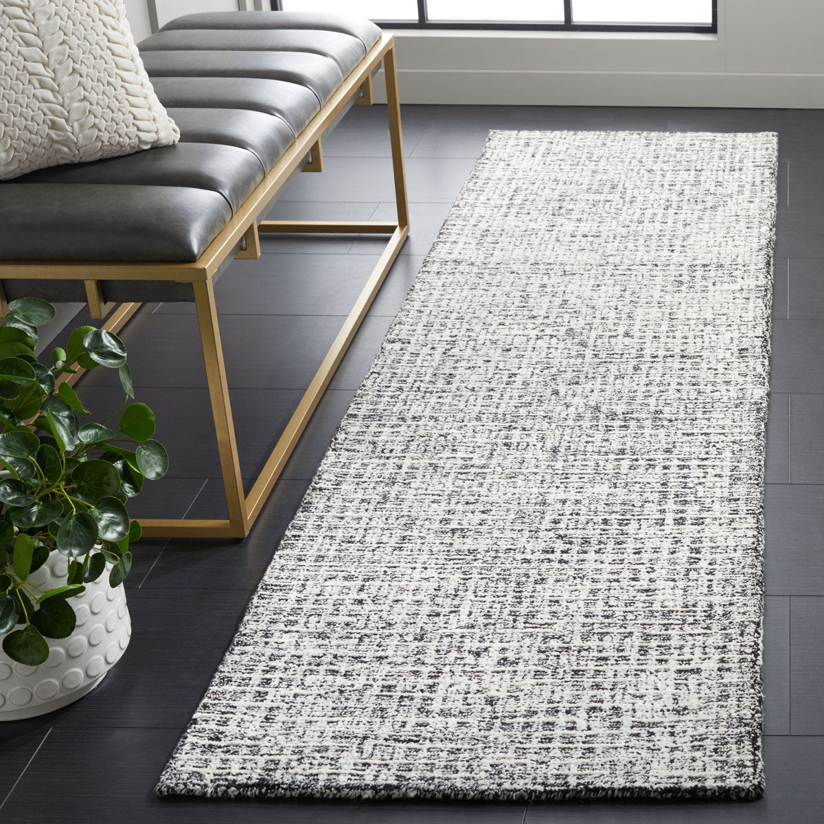 Safavieh Glamour 601 Rug, GLM601 - Black / Ivory