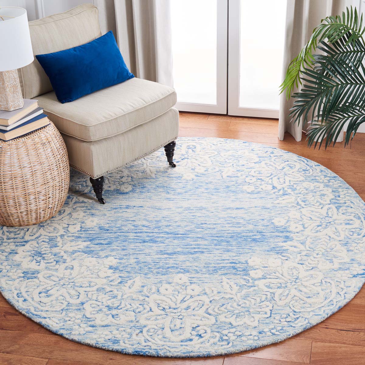 Safavieh Glamour 658 Rug, GLM658 - Blue / Ivory