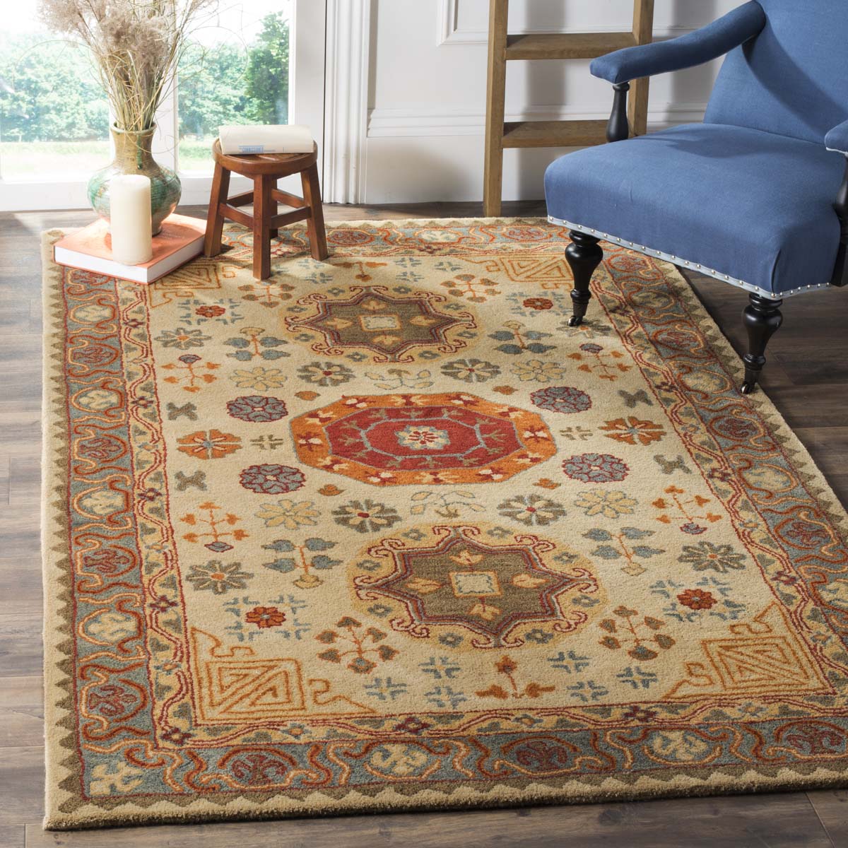 Safavieh Heritage 02A Rug, HG402A - Beige / Multi