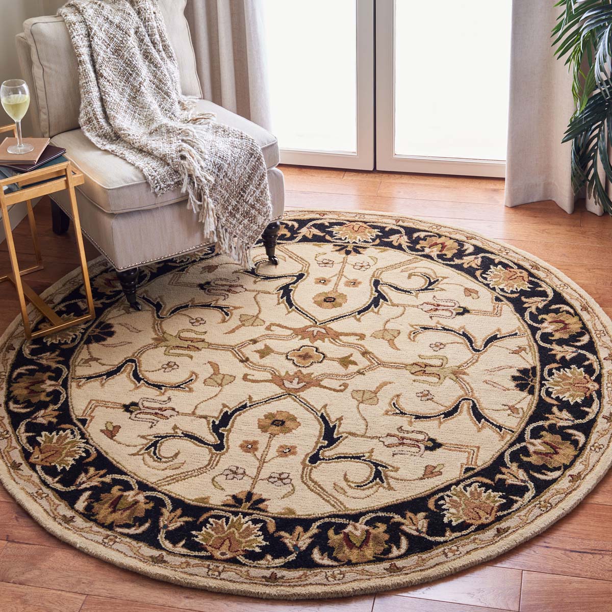 Safavieh Heritage 44C Rug, HG644C - Ivory / Black