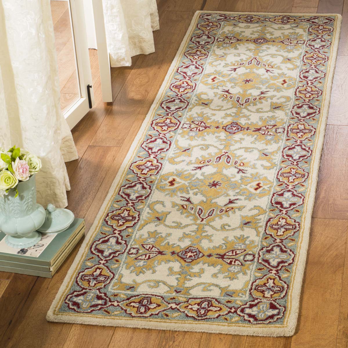 Safavieh Heritage 39A Rug, HG739A - Ivory / Blue