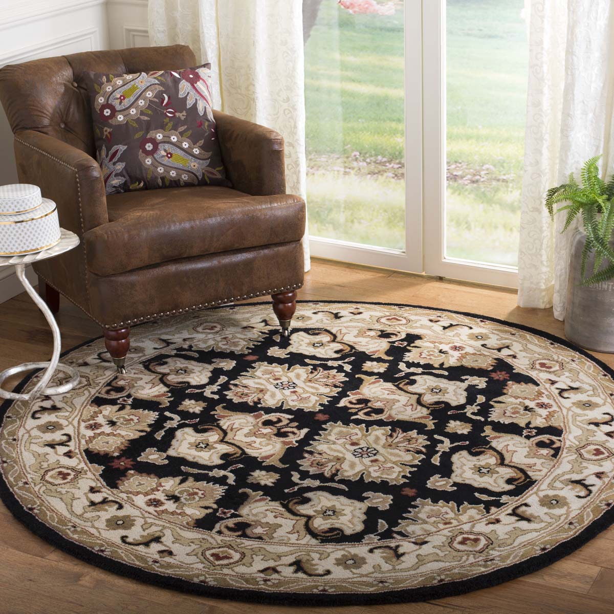 Safavieh Heritage 17A Rug, HG817A - Black / Ivory